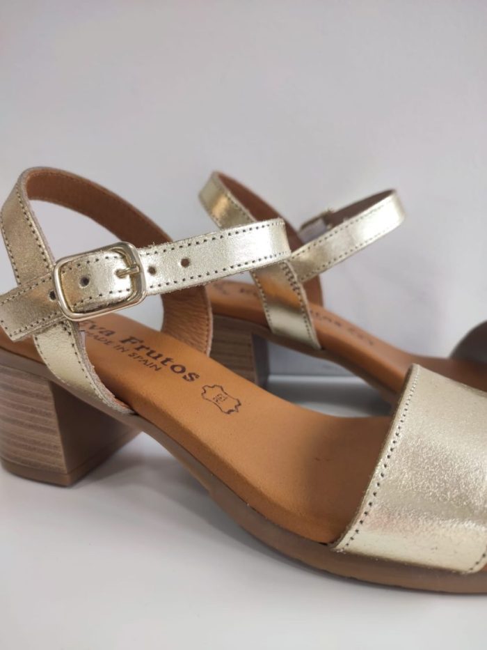 Sandalias Piel Rodas Oro - Imagen 2
